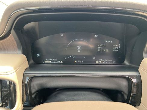 Certified 2023 Lincoln Nautilus Reserve AWD/4WD image 12