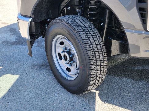 New 2026 Ford F250 XL w/ XL Chrome Package image 26