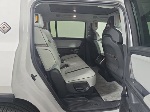 Used 2024 Rivian R1S Adventure AWD/4WD image 23