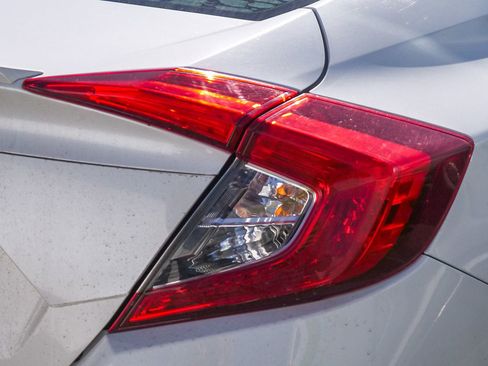 Used 2019 Honda Civic EX image 10