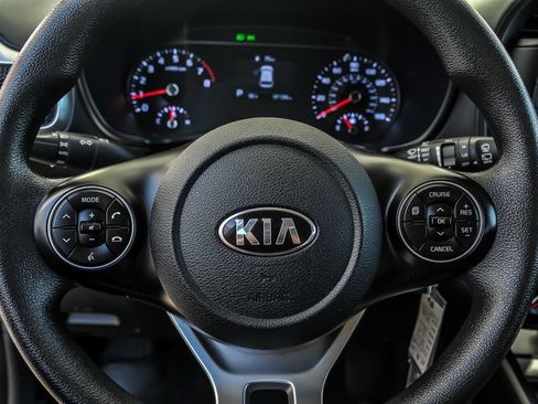 Used 2020 Kia Soul LX FWD image 22