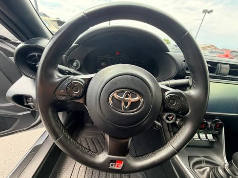 Used 2023 Toyota GR86 w/ ALL Weather Mat Package (TMS) RWD image 12