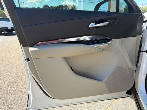 Used 2023 Cadillac XT4 Luxury FWD image 9