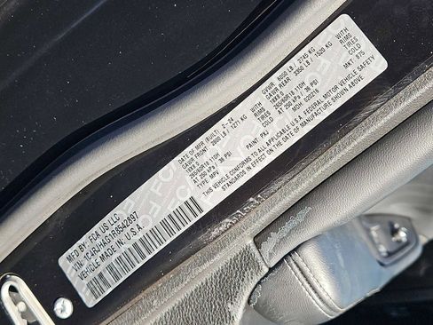 Used 2024 Jeep Grand Cherokee Altitude image 34