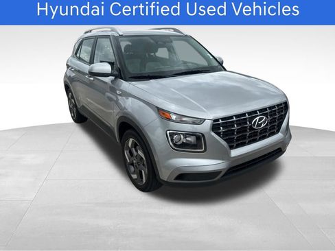 Certified 2025 Hyundai Venue SEL image 2
