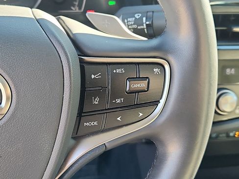 Used 2025 Lexus ES 300h w/ Premium Package image 23