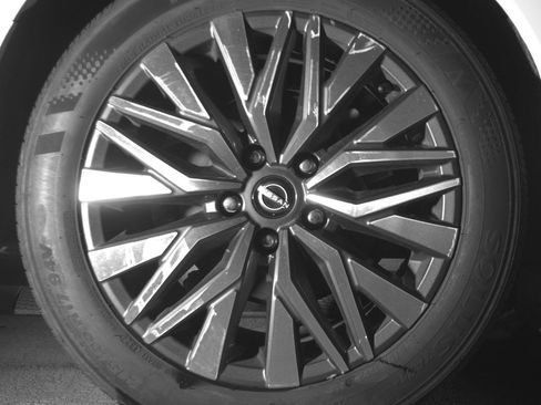 Used 2025 Nissan Altima 2.5 SV image 15