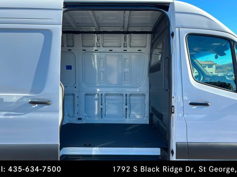 Used 2026 Mercedes-Benz Sprinter 2500 image 14