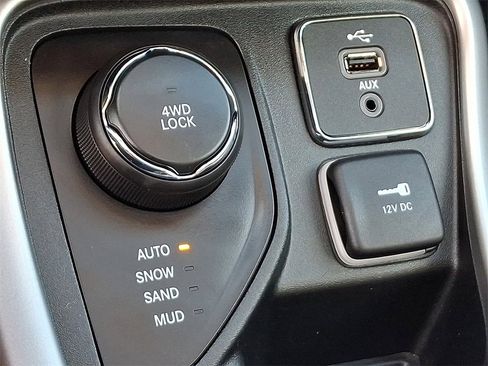 Used 2018 Jeep Compass Latitude w/ Popular Equipment Group image 26