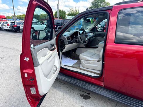 Used 2013 Chevrolet Tahoe LT w/ Luxury Package image 15