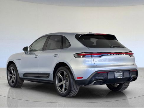 Certified 2026 Porsche Macan AWD/4WD image 3