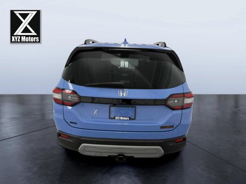 Used 2023 Honda Pilot TrailSport image 5