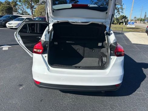 Used 2018 Ford Focus SEL image 16