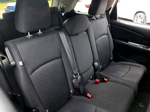 Used 2016 Dodge Journey SE w/ Flexible Seating Group image 14