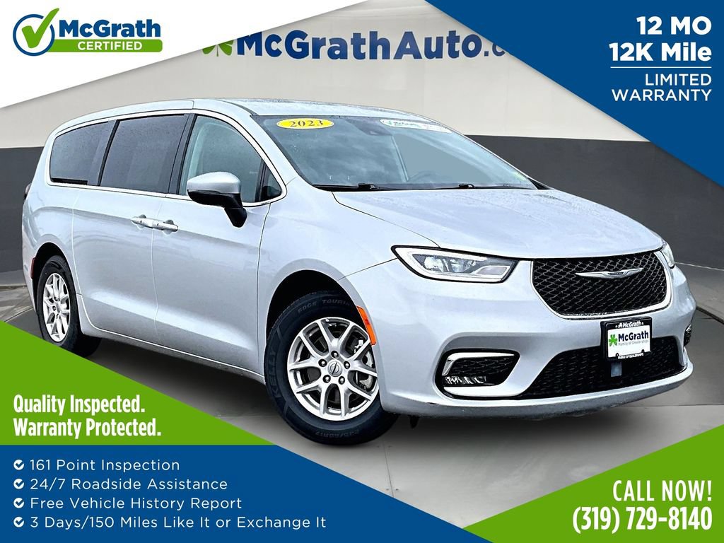 Used 2023 Chrysler Pacifica Touring-L FWD image 1