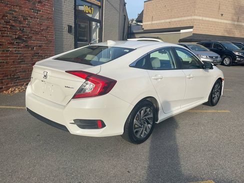 Used 2018 Honda Civic EX image 4