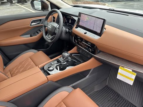 New 2026 Nissan Rogue Platinum image 22