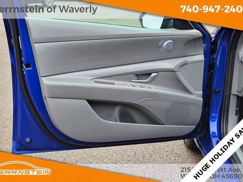 Used 2024 Hyundai Elantra SEL image 16