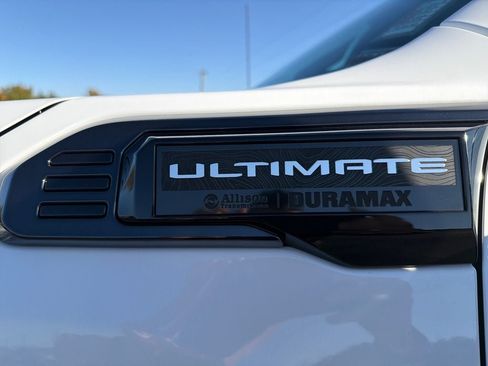 Used 2024 GMC Sierra 2500 Denali Ultimate AWD/4WD image 6