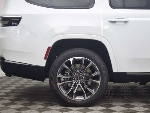 New 2026 Jeep Grand Wagoneer Summit AWD/4WD image 10