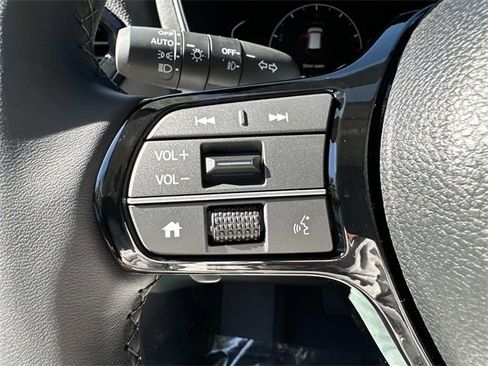 New 2025 Honda Pilot Touring image 31