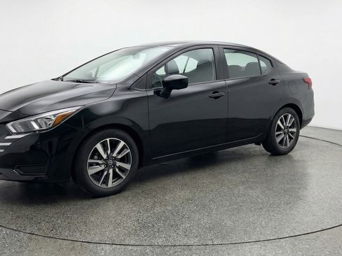 Used 2025 Nissan Versa SV image 3