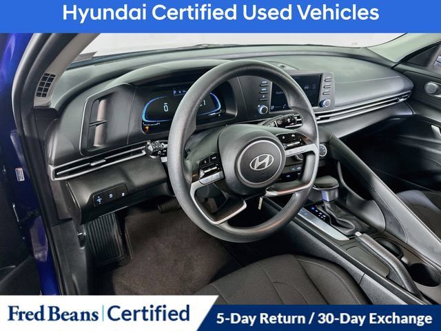Used 2024 Hyundai Elantra SE FWD image 17