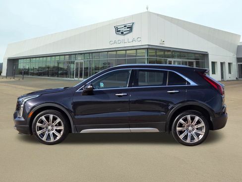 Used 2022 Cadillac XT4 Premium Luxury FWD image 3
