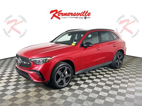Used 2025 Mercedes-Benz GLC 300 4MATIC image 3