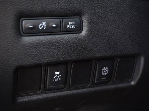 Used 2021 Nissan Murano SV image 11