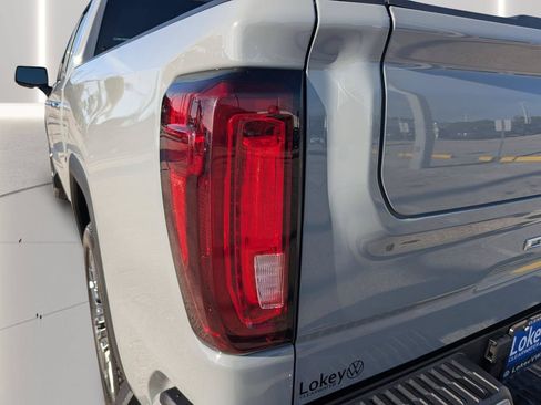 Used 2025 GMC Sierra 1500 Denali Ultimate AWD/4WD image 10