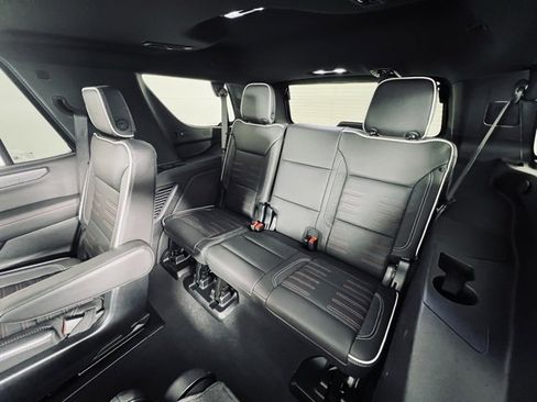 Used 2025 GMC Yukon AT4 Ultimate image 11