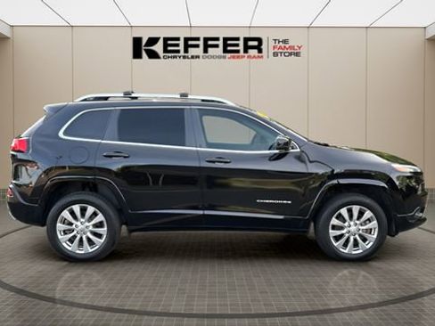 Used 2018 Jeep Cherokee Overland w/ Technology Group AWD/4WD image 6