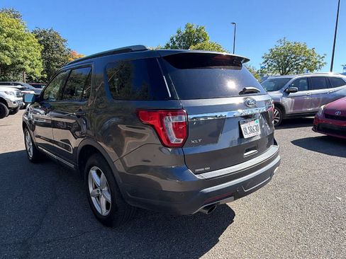 Used 2019 Ford Explorer XLT w/ Equipment Group 202A FWD image 7