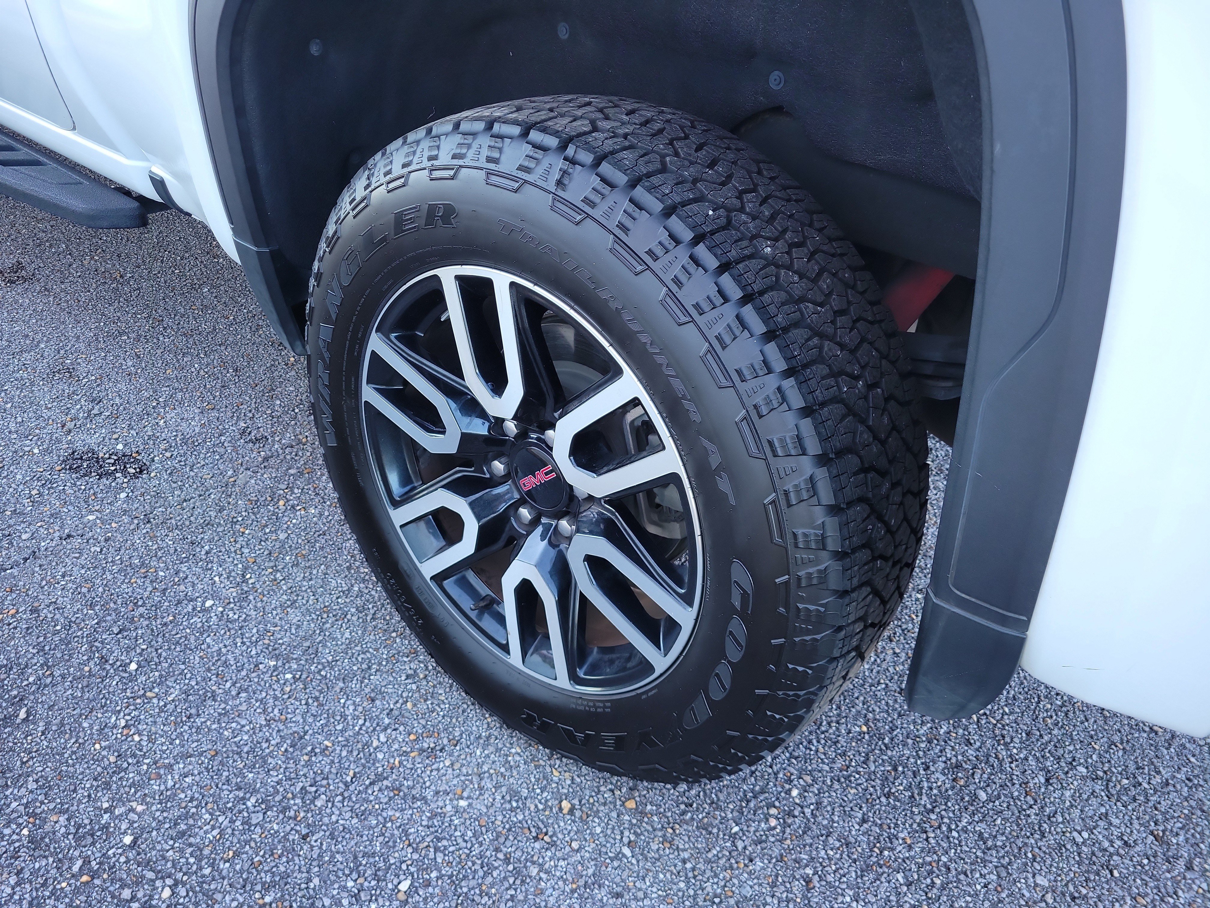 Used 2023 GMC Sierra 1500 AT4 w/ AT4 Premium Package AWD/4WD image 26
