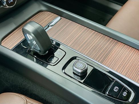 Used 2023 Volvo XC60 B5 Plus w/ Climate Package image 25