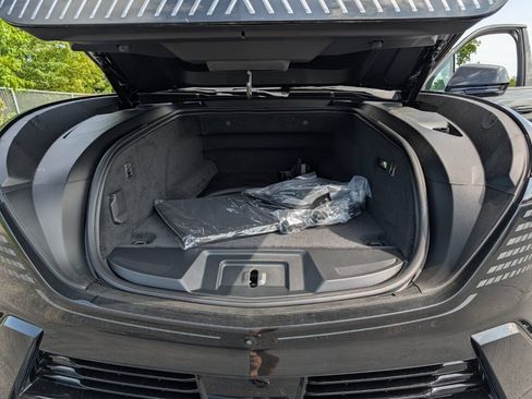 New 2026 Cadillac Escalade IQ Sport 1 w/ LPO, Floor Liner Package AWD/4WD image 39