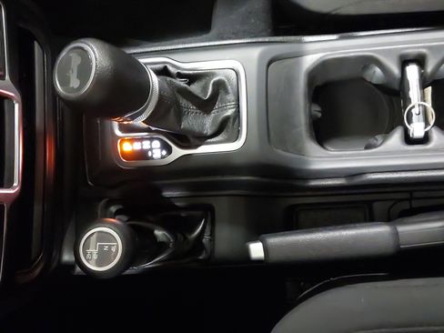 Used 2021 Jeep Wrangler Unlimited Sport image 21