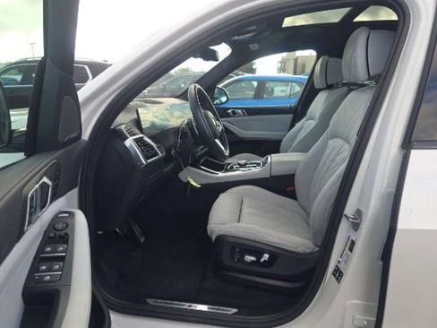 Used 2026 BMW X5 xDrive40i image 2