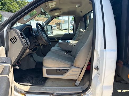 Used 2008 Ford F450 4x4 Regular Cab Super Duty image 11