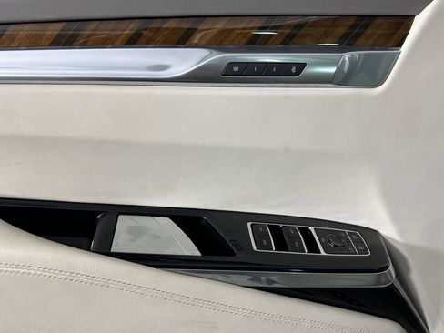 Used 2025 Cadillac Escalade Sport Platinum image 10