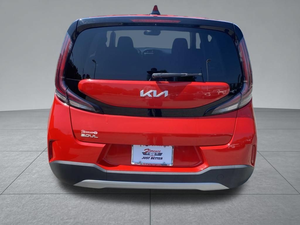Used 2023 Kia Soul LX w/ LX Technology Package FWD image 12