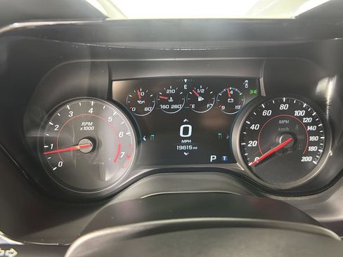 Used 2017 Chevrolet Camaro SS RWD image 3