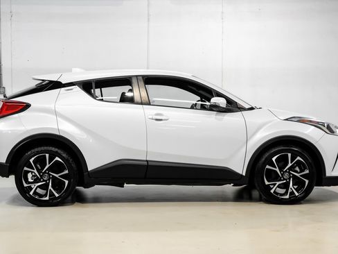 Used 2019 Toyota C-HR XLE image 11