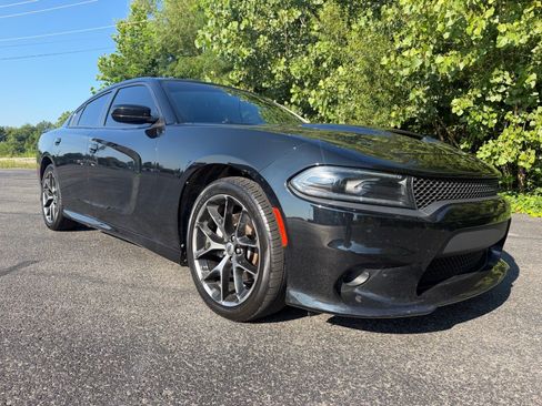 Used 2022 Dodge Charger GT RWD image 3