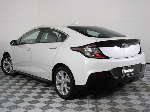 Used 2018 Chevrolet Volt Premier w/ Driver Confidence Package image 3