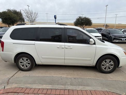 Used 2012 Kia Sedona LX w/ PWR Pkg image 4