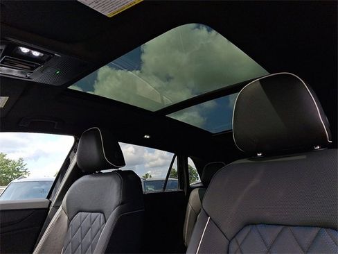 New 2026 Volkswagen Atlas Cross Sport SEL Premium R-Line image 9