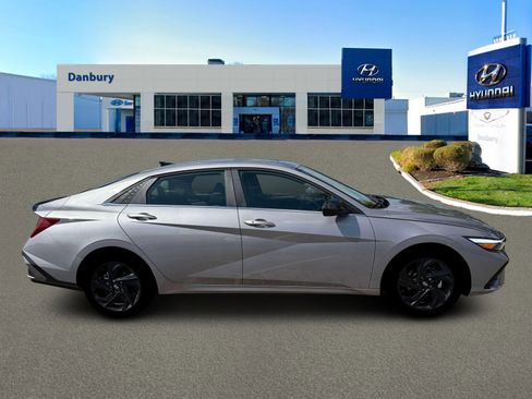 New 2026 Hyundai Elantra SEL Sport Premium image 9