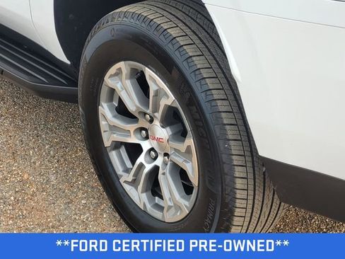 Used 2024 GMC Yukon XL SLE w/ Gmc Pro Safety Plus Package image 7